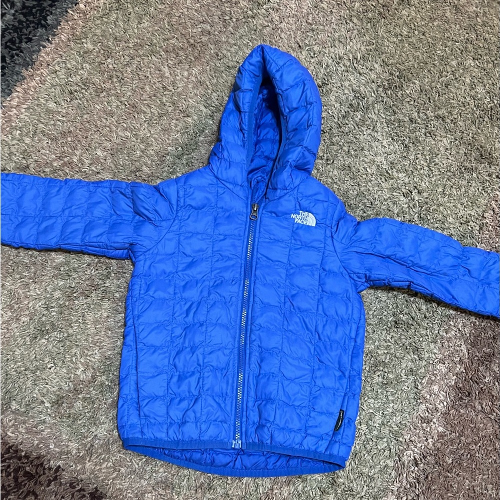 North Face light jacket. (Fall/ spring jacket)